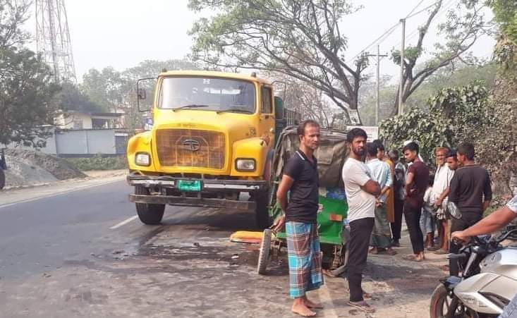 মাধবপুরে ছিনতাই হওয়া ট্রাকের চাকায় পিষ্ট হয় ৩ জন নিহত