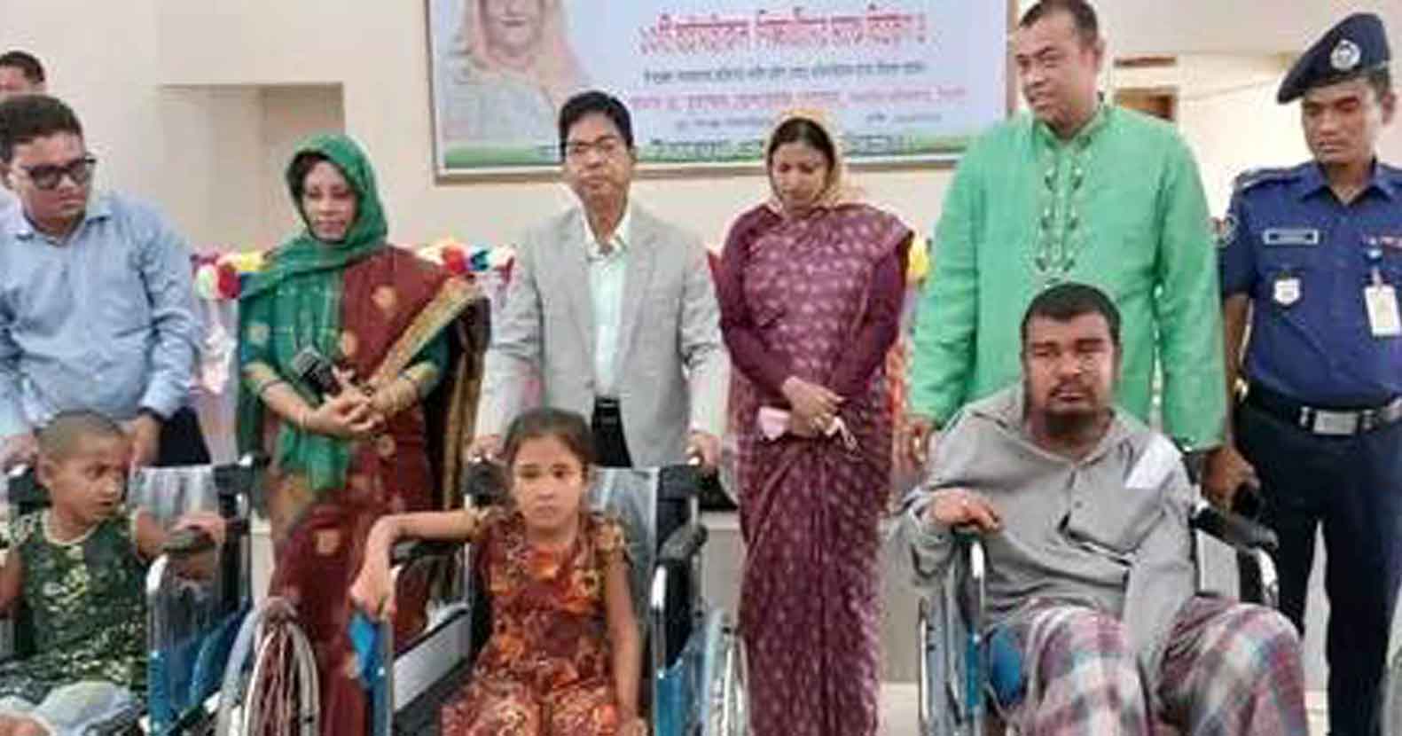 বানিয়াচংয়ে হুইল চেয়ার ও বাইসাইকেল বিতরণ বানিয়াচংয়ে হুইল চেয়ার ও বাইসাইকেল বিতরণ