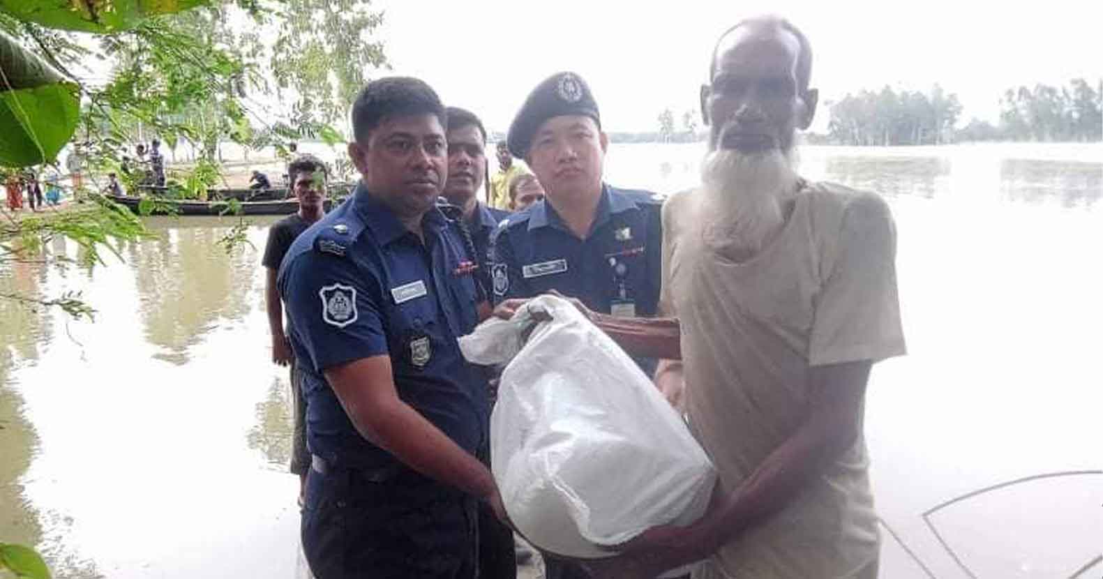 লাখাইয়ে পুলিশ সুপার পক্ষে ত্রান বিতরন লাখাইয়ে পুলিশ সুপার পক্ষে ত্রান বিতরন