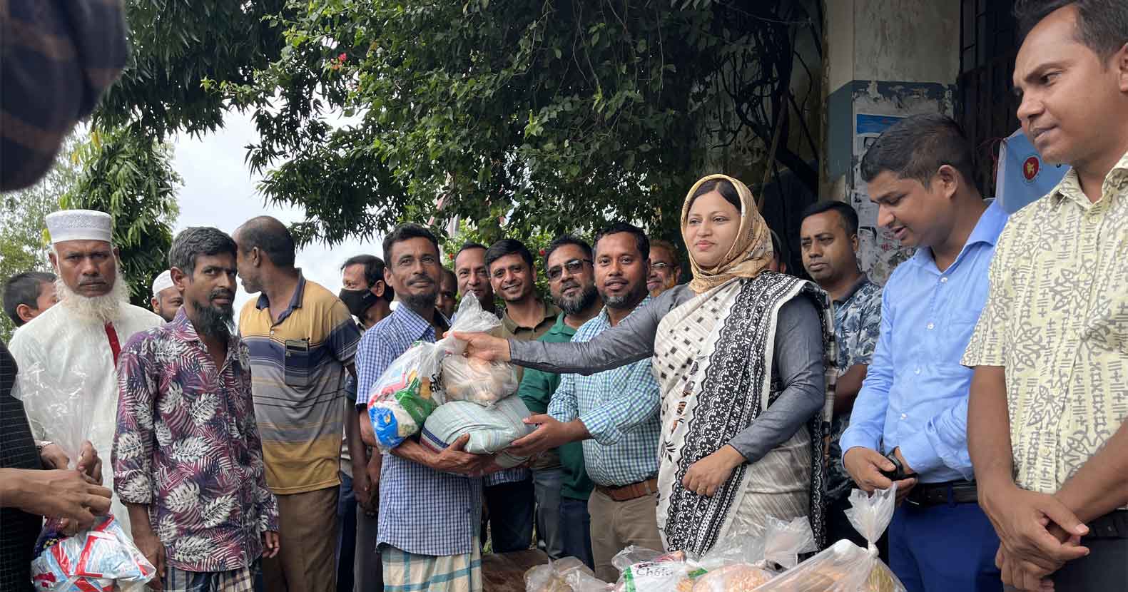 বন্যার্ত মানুষের পাশে দাঁড়াল হবিগঞ্জ জেলা ক্রীড়া সংস্থা