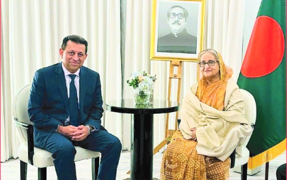 প্রধানমন্ত্রীর সাথে হবিগঞ্জের কৃতি সন্তান স্কটিশ এমপি ফয়ছল চৌধুরীর সাক্ষাৎ