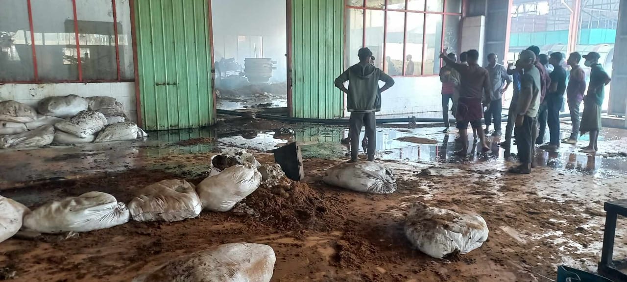 চুনারুঘাটে লাল চান্দ-বাগানের ফ্যাক্টরিতে ভয়াবহ আগুণ