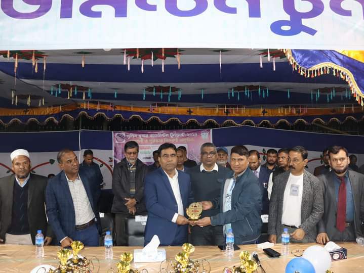 পুলিশ সুপার ব্যাডমিন্টন টুর্নামেন্টের পুরস্কার বিতরণ