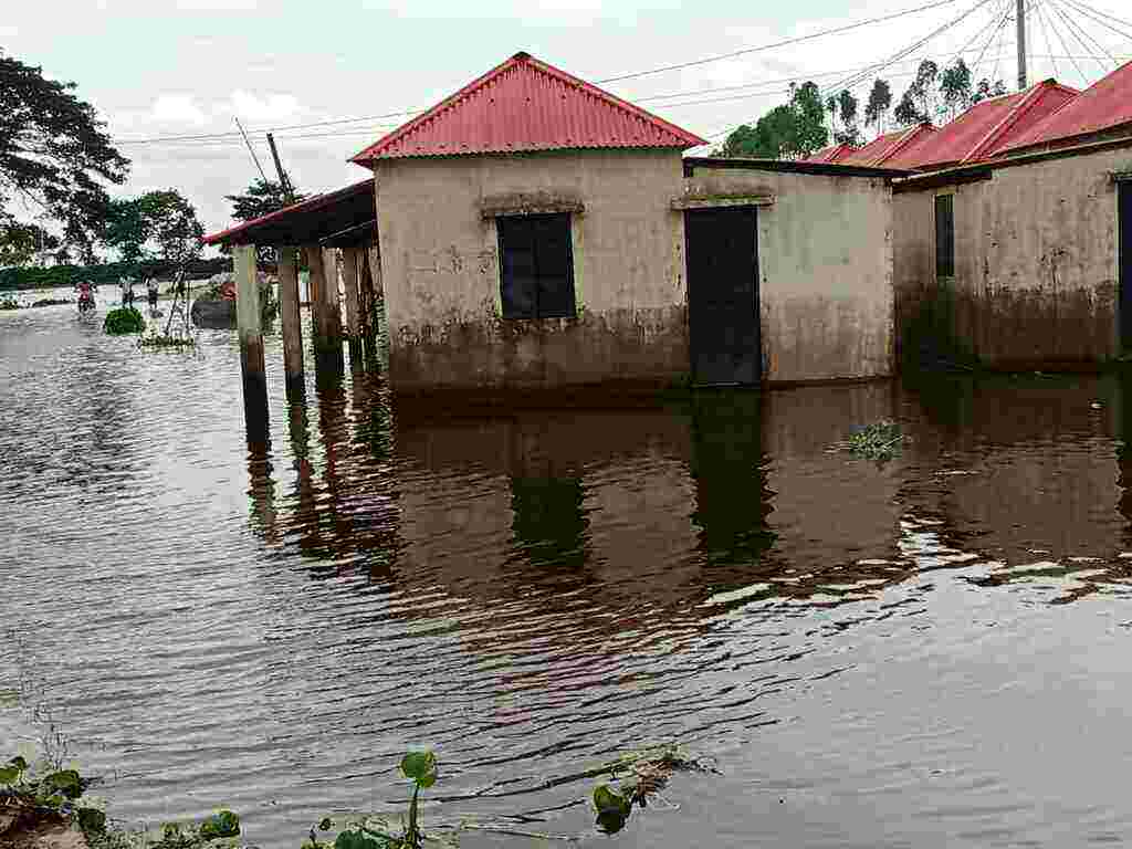 আজমিরীগঞ্জের আশ্রয়ন প্রকল্পের বাসিন্দাদের মানবেতর জীবনযাপন