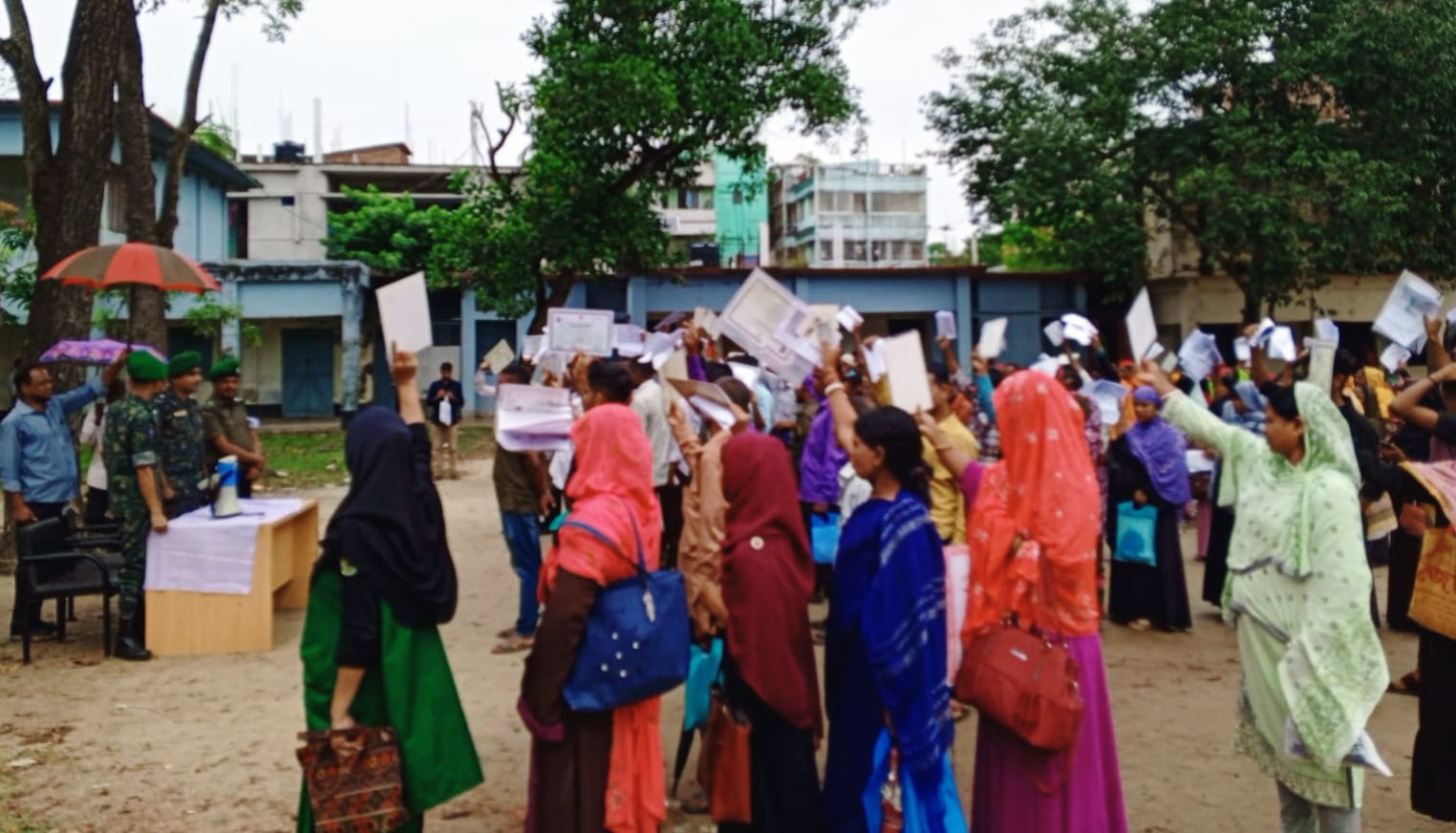 মাধবপুরে দুর্গাপূজা উপলক্ষে উৎকোচ গ্রহণ করলে ব্যবস্থা