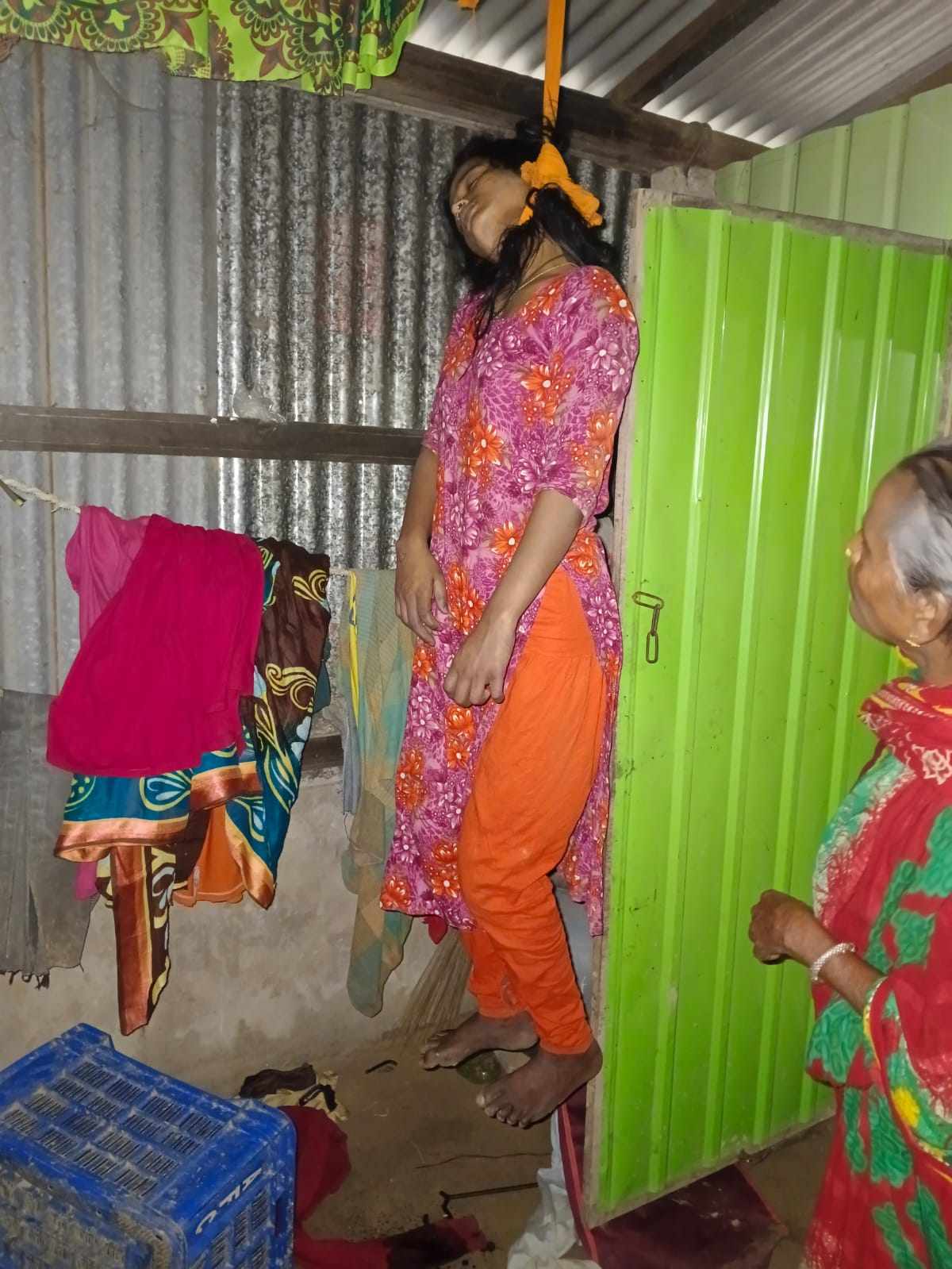 আজমিরীগঞ্জে বিয়ের ছয় মাস পর গলায় ফাঁস লাগিয়ে আত্মহত্যা