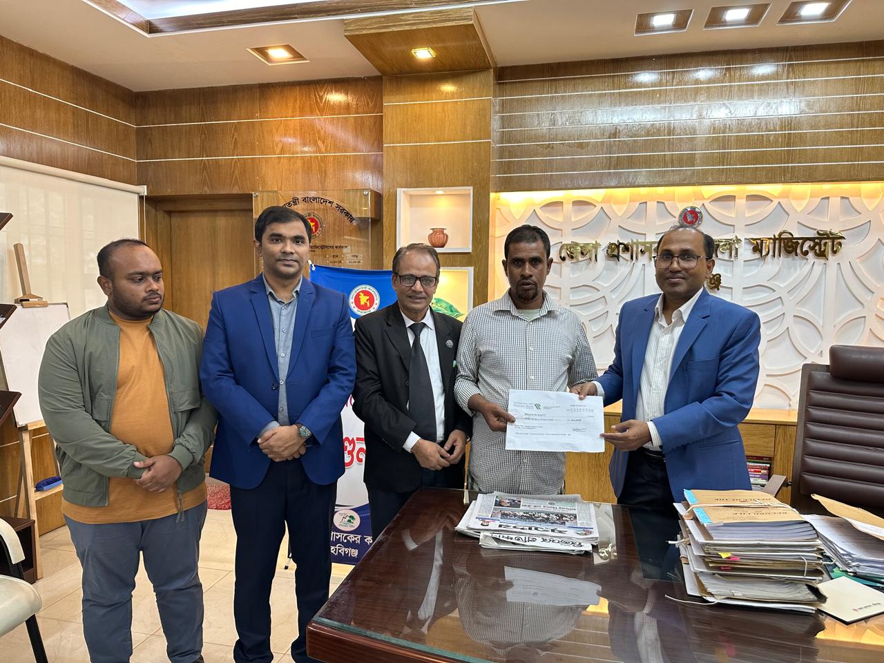 বৈষম্যবিরোধী ছাত্র আন্দোলনে আহত সালেহ আহমদকে লন্ডন মহানগর যুবদলের সহয়তা প্রদান