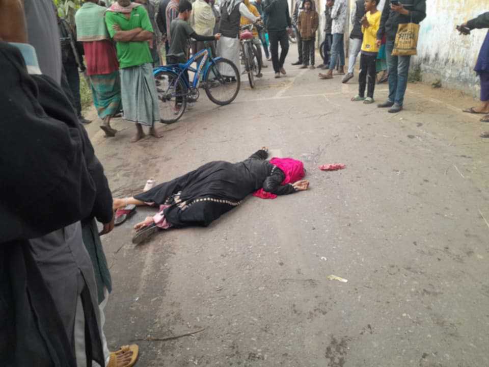বানিয়াচংয়ে ট্রাকের চাপায় মোটরসাইকেল আরোহী স্ত্রী নিহত