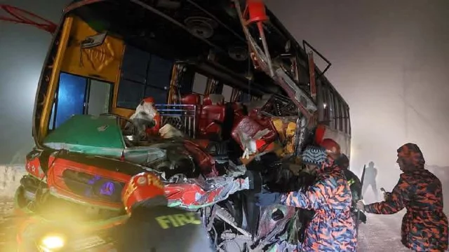 হবিগঞ্জ নবীগঞ্জে ঢাকা সিলেট মহাসড়কে বাস দূর্ঘটনায় প্রান গেল ২ জনের