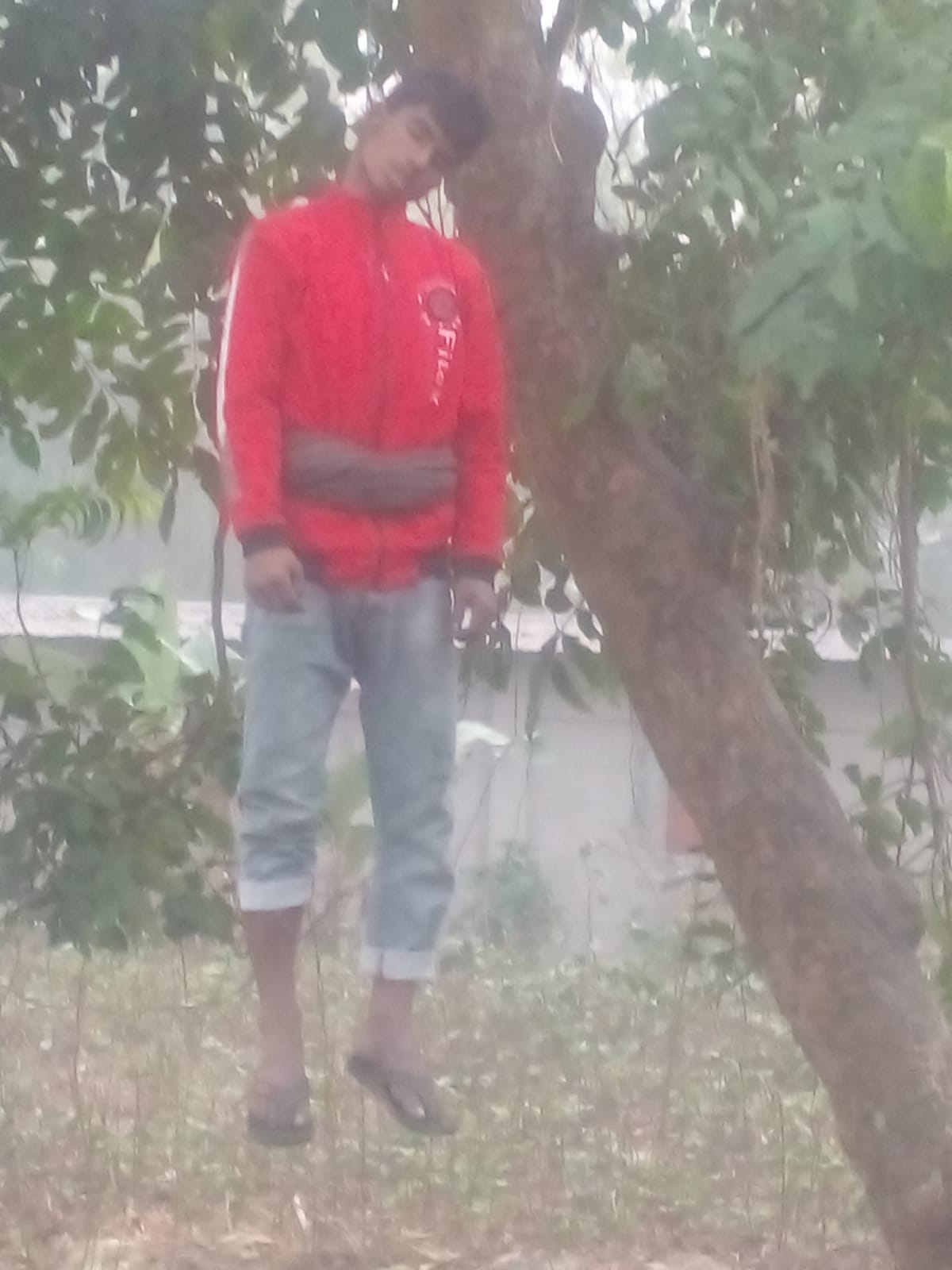 শায়েস্তাগঞ্জে মা-বাবা টাকা না দেওয়ায় যুবকের আত্মহত্যা