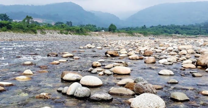 সিলেটের সাদা পাথর লুটকারীরা এখন সিআইডির নজরধারীতে