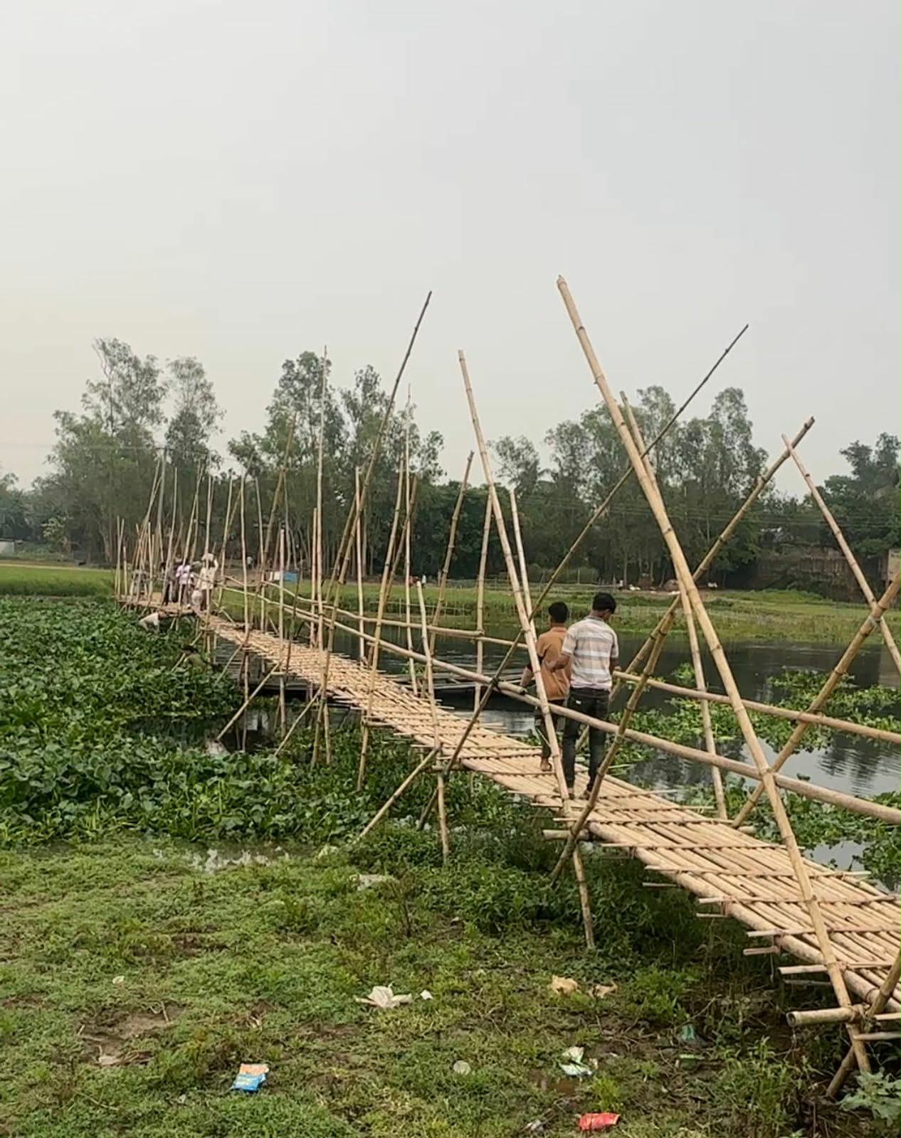সুতাং নদীর ওপর একটি ব্রিজের অভাব: থমকে আছে লাখাইয়ের বিশাল এক জনপদের ভাগ্য সুতাং নদীর ওপর একটি ব্রিজের অভাব: থমকে আছে লাখাইয়ের বিশাল এক জনপদের ভাগ্য